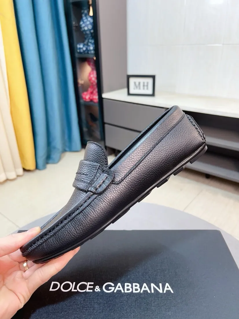 Men's men's shoes💰458🌸🌸[Dolce&Gabbana] DG new men's fashionable casual slip-on shoes Peas shoes🇨🇳Official website original 1:1 mold opening, original order quality 💯Fine workmanship, high-end luxury☘The first layer is made of imported Italian cowhide🌴The first layer of sheepskin lining🍓Rubber wear-resistant and non-slip outsole, comfortable to wear🍍Versatile style, the first choice for high-class men🍉Black available! Code number 38-44